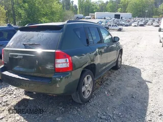 2008 Jeep Compass Sport with VIN 1J8FF47WX8D758998, listed as a IAAI auction lot 42061944 with 271,977 mi miles and . Bid and sale history available at carsss.com. Image 4.