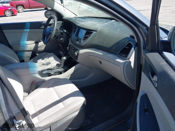 2018 Hyundai Tucson SEL with VIN KM8J3CA48JU718402, listed as a IAAI auction lot 41810363 with 218,853 mi miles. Bid and sale history available at carsss.com. Image 5.