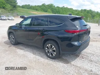 2022 Toyota Highlander XLE z VIN 5TDGZRBH3NS587245, wystawiony jako IAAI lot #42146453 z przebiegiem 74 909 mil mil oraz . Historia ofert i sprzedaży dostępna na DreamBid. Obrazek 3.