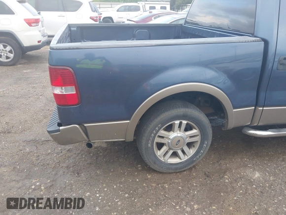 2005 Ford F-150 XLT z VIN 1FTPW12525FB16249, wystawiony jako IAAI lot #42040712 z przebiegiem 258 539 mil mil oraz . Historia ofert i sprzedaży dostępna na DreamBid. Obrazek 14.