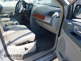 2008 Chrysler Town & Country Touring with VIN 2A8HR54P68R103852, listed as a IAAI auction lot 42588586 with 165,022 mi miles and . Bid and sale history available at DreamBid. Image 5.