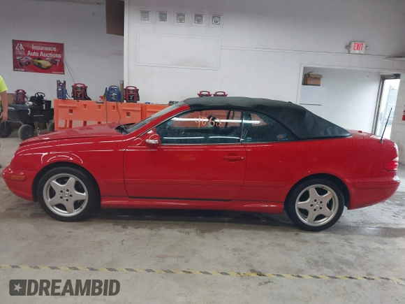 2001 Mercedes-Benz CLK 320/430 z VIN WDBLK70G91T076182, wystawiony jako IAAI lot #42244062 z przebiegiem 77 733 mil mil oraz . Historia ofert i sprzedaży dostępna na DreamBid. Obrazek 13.