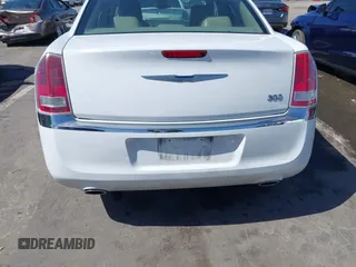 2014 Chrysler 300 z VIN 2C3CCAAG9EH301766, wystawiony jako IAAI lot #41811380 z przebiegiem 111 580 mil mil oraz . Historia ofert i sprzedaży dostępna na DreamBid. Obrazek 16.