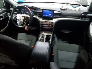 2022 Ford Explorer XLT z VIN 1FMSK8DH0NGB21901, wystawiony jako Copart lot #57749845 z przebiegiem 21 666 mil mil oraz Szkoda całkowita • Salvage title. Historia ofert i sprzedaży dostępna na DreamBid. Obrazek 8.