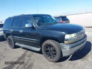 2004 Chevrolet Tahoe LS z VIN 1GNEC13V04R295023, wystawiony jako IAAI lot #42304325 z przebiegiem 170 153 mil mil oraz . Historia ofert i sprzedaży dostępna na DreamBid. Obrazek 6.
