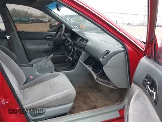 1997 Honda Accord LX with VIN 1HGCD5637VA145622, listed as a IAAI auction lot 41190021 with 326,395 mi miles and . Bid and sale history available at carsss.com. Image 5.