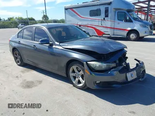2015 BMW 3 Series 328i xDrive с VIN WBA3B5G54FNS19686, выставлен на аукционе IAAI как лот 41431980 с пробегом 74 613 миль миль и . История ставок и продаж доступна на DreamBid. Изображение 1.
