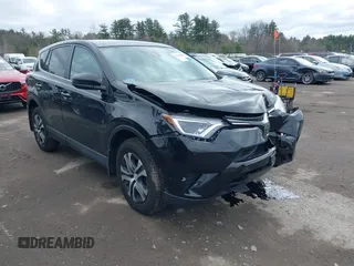 2018 Toyota RAV4 LE z VIN 2T3BFREV2JW737696, wystawiony jako IAAI lot #41820880 z przebiegiem 81 931 mil mil oraz . Historia ofert i sprzedaży dostępna na DreamBid. Obrazek 1.