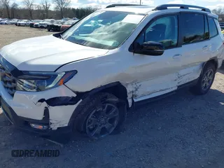 2024 Honda Passport TrailSport с VIN 5FNYF8H69RB016415, выставлен на аукционе IAAI как лот 41701049 с пробегом 10 365 миль миль и . История ставок и продаж доступна на DreamBid. Изображение 6.