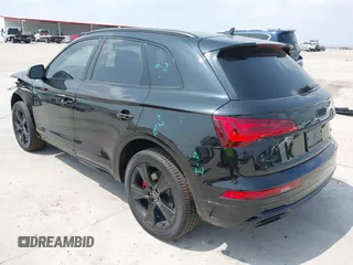 2025 Audi Q5 S line Premium z VIN WA1GAAFY3S2040329, wystawiony jako IAAI lot #41896569 z przebiegiem 2 575 mil mil oraz . Historia ofert i sprzedaży dostępna na DreamBid. Obrazek 3.