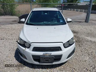 2012 Chevrolet Sonic LT z VIN 1G1JC5SH8C4176795, wystawiony jako IAAI lot #42291906 z przebiegiem Nie podano mil oraz . Historia ofert i sprzedaży dostępna na DreamBid. Obrazek 12.