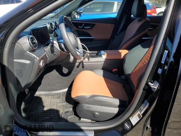 2024 Mercedes-Benz C 300 z VIN W1KAF4HBXRR177105, wystawiony jako Copart lot #45895435 z przebiegiem 10 057 mil mil oraz Szkoda całkowita • Salvage title. Historia ofert i sprzedaży dostępna na DreamBid. Obrazek 7.