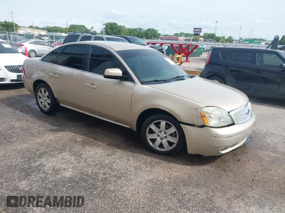 2007 Ford Five Hundred SEL z VIN 1FAFP241X7G119234, wystawiony jako IAAI lot #42142742 z przebiegiem 217 800 mil mil oraz . Historia ofert i sprzedaży dostępna na DreamBid. Obrazek 1.