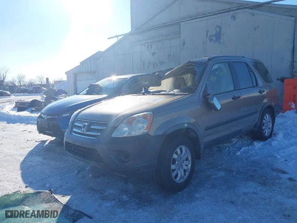 2006 Honda CR-V EX with VIN JHLRD68806C017948, listed as a IAAI auction lot 41258241 with 212,799 mi miles. Bid and sale history available at carsss.com. Image 2.