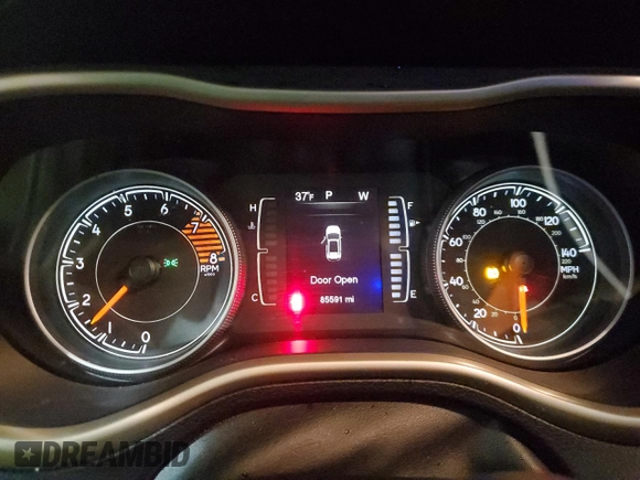 2017 Jeep Cherokee 75th Anniversary Edition z VIN 1C4PJMCS3HW547238, wystawiony jako Copart lot #83982454 z przebiegiem 85 591 mil mil oraz Czysty tytuł • Clean title. Historia ofert i sprzedaży dostępna na DreamBid. Obrazek 9.