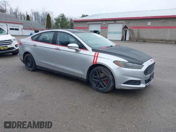 2014 Ford Fusion SE with VIN 1FA6P0HD4E5352723, listed as a IAAI auction lot 42011460 with 118,561 mi miles. Bid and sale history available at carsss.com. Image 1.