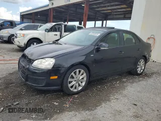 2010 Volkswagen Jetta Wolfsburg Edition z VIN 3VWRJ7AJ2AM040693, wystawiony jako Copart lot #63248825 z przebiegiem 159 625 mil mil oraz Szkoda całkowita • Salvage title. Historia ofert i sprzedaży dostępna na DreamBid. Obrazek 1.
