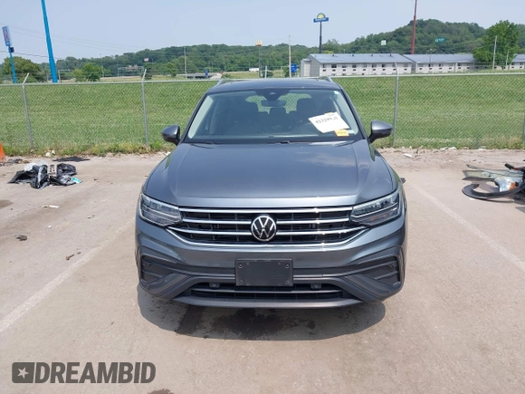 2023 Volkswagen Tiguan SE с VIN 3VVNB7AX2PM102610, выставлен на аукционе IAAI как лот 42329968 с пробегом 29 997 миль миль и . История ставок и продаж доступна на DreamBid. Изображение 11.