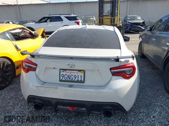 2018 Toyota 86 GT with VIN JF1ZNAE19J9701588, listed as a IAAI auction lot 41297869 with 44,508 mi miles. Bid and sale history available at carsss.com. Image 16.
