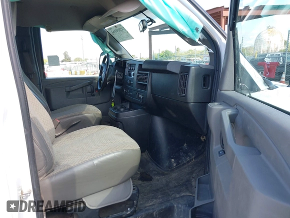 2021 Chevrolet Express Cargo with VIN 1GCWGAFP3M1204940, listed as a IAAI auction lot 42030364 with 81,163 mi miles and . Bid and sale history available at DreamBid. Image 5.