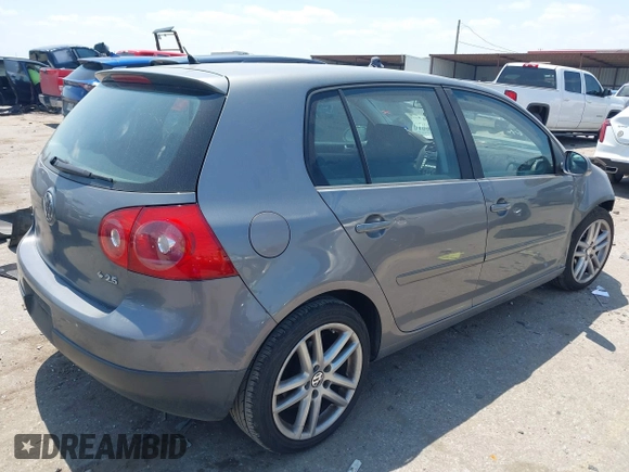 2009 Volkswagen Rabbit S z VIN WVWDA71K39W083764, wystawiony jako IAAI lot #42051848 z przebiegiem 164 403 mil mil oraz . Historia ofert i sprzedaży dostępna na DreamBid. Obrazek 4.
