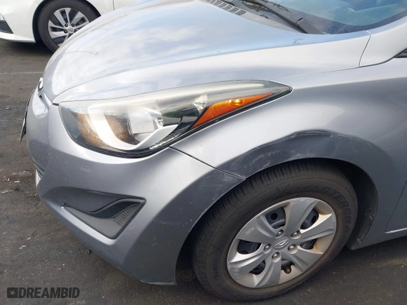 2016 Hyundai Elantra SE with VIN 5NPDH4AE7GH785402, listed as a IAAI auction lot 41902194 with 101,593 mi miles. Bid and sale history available at carsss.com. Image 18.