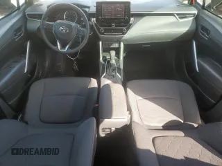 2022 Toyota Corolla Cross LE z VIN 7MUCAAAG1NV005567, wystawiony jako Copart lot #44578945 z przebiegiem 51 180 mil mil oraz Szkody całkowita. Historia ofert i sprzedaży dostępna na DreamBid. Obrazek 8.