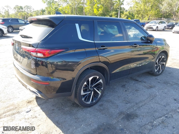 2022 Mitsubishi Outlander ES with VIN JA4J3TA82NZ073739, listed as a IAAI auction lot 41901335 with 82,012 mi miles. Bid and sale history available at carsss.com. Image 4.