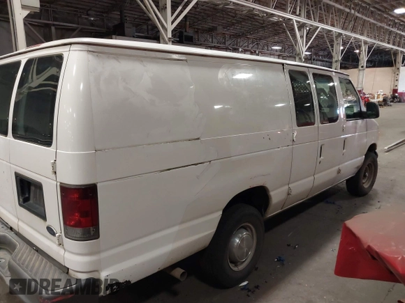 2004 Ford Econoline Cargo Recreational with VIN 1FTSS34L44HB32212, listed as a IAAI auction lot 40045229 with 326,657 mi miles and . Bid and sale history available at carsss.com. Image 6.