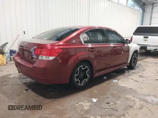 2011 Subaru Legacy Premium z VIN 4S3BMBC6XB3211507, wystawiony jako IAAI lot #41600543 z przebiegiem 180 628 mil mil oraz . Historia ofert i sprzedaży dostępna na DreamBid. Obrazek 4.