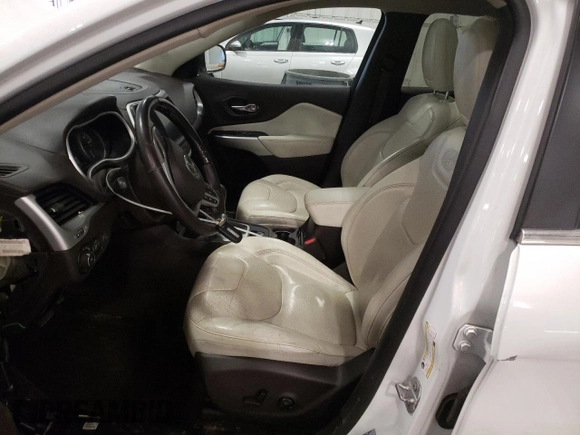 2017 Jeep Cherokee Overland с VIN 1C4PJMJS9HW620583, выставлен на аукционе Copart как лот 48708135 с пробегом 93 984 миль миль и Списание • Salvage title. История ставок и продаж доступна на DreamBid. Изображение 7.