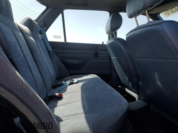 1993 Ford Escort с VIN 3FAPP13J4PR117875, выставлен на аукционе Copart как лот 52543615 с пробегом 90 866 миль миль и Списание • Salvage title. История ставок и продаж доступна на DreamBid. Изображение 10.