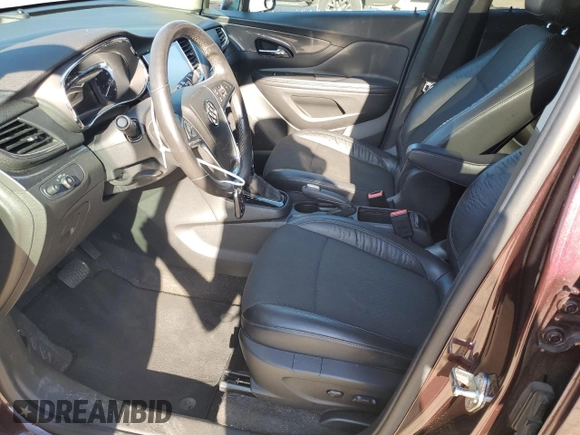 2017 Buick Encore Preferred z VIN KL4CJASB2HB098604, wystawiony jako Copart lot #61095855 z przebiegiem 108 692 mil mil oraz Szkoda całkowita • Salvage title. Historia ofert i sprzedaży dostępna na DreamBid. Obrazek 7.