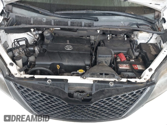 2011 Toyota Sienna SE with VIN 5TDXK3DC0BS060424, listed as a IAAI auction lot 41895621 with 149,332 mi miles. Bid and sale history available at carsss.com. Image 10.