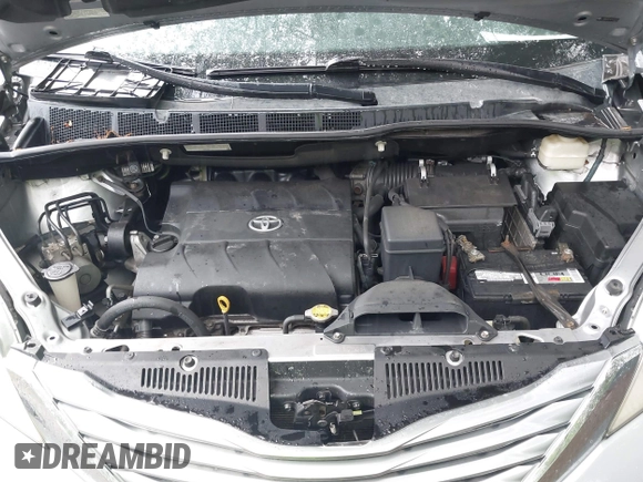 2011 Toyota Sienna XLE z VIN 5TDDK3DC1BS002387, wystawiony jako IAAI lot #42373126 z przebiegiem 279 026 mil mil oraz . Historia ofert i sprzedaży dostępna na DreamBid. Obrazek 10.