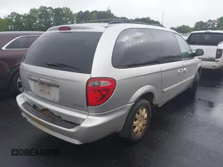 2007 Chrysler Town & Country Touring with VIN 2A4GP54L57R134721, listed as a IAAI auction lot 42242154 with 191,917 mi miles and . Bid and sale history available at DreamBid. Image 4.