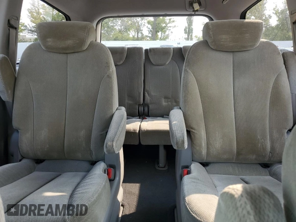 2008 Kia Sedona LX with VIN KNDMB233186194012, listed as a Copart auction lot 70879304 with 294,791 mi miles and Salvage Title. Bid and sale history available at carsss.com. Image 10.