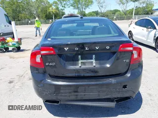 2014 Volvo S60 T5 with VIN YV1612FS1E2294154, listed as a IAAI auction lot 42046636 with 165,257 mi miles. Bid and sale history available at carsss.com. Image 17.