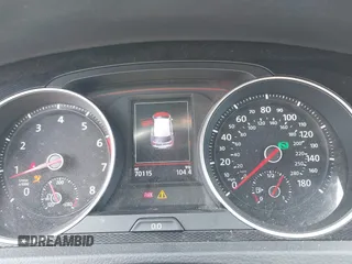 2017 Volkswagen GTI S z VIN 3VW4T7AU7HM033778, wystawiony jako IAAI lot #42059426 z przebiegiem 70 115 mil mil oraz . Historia ofert i sprzedaży dostępna na DreamBid. Obrazek 7.