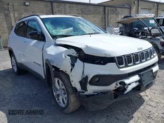 2024 Jeep Compass Latitude with VIN 3C4NJDBN5RT109413, listed as a IAAI auction lot 41987069 with 19,118 mi miles and . Bid and sale history available at DreamBid. Image 6.
