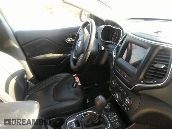 2020 Jeep Cherokee Altitude with VIN 1C4PJMLX3LD635710, listed as a IAAI auction lot 42105751 with 41,957 mi miles and . Bid and sale history available at DreamBid. Image 5.