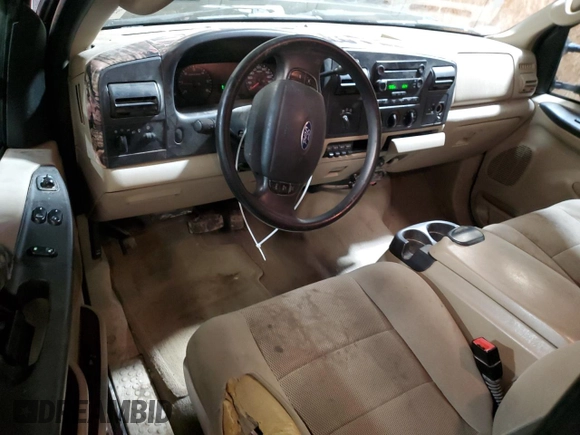 2005 Ford F-250 XL z VIN 1FTSX215X5EC77078, wystawiony jako Copart lot #43206515 z przebiegiem 174 764 mil mil oraz Szkoda całkowita • Salvage title. Historia ofert i sprzedaży dostępna na DreamBid. Obrazek 8.