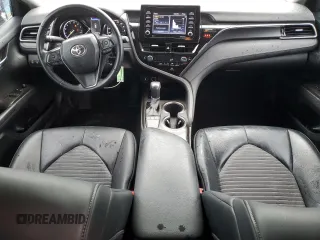 2022 Toyota Camry SE z VIN 4T1G11AK9NU708664, wystawiony jako Copart lot #53104275 z przebiegiem 77 421 mil mil oraz Szkoda całkowita • Salvage title. Historia ofert i sprzedaży dostępna na DreamBid. Obrazek 8.
