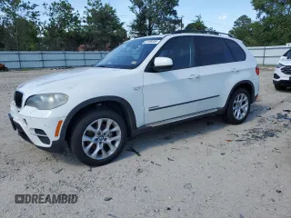 2012 BMW X5 35i z VIN 5UXZV4C53CL991848, wystawiony jako Copart lot #61109335 z przebiegiem 222 809 mil mil oraz Czysty tytuł • Clean title. Historia ofert i sprzedaży dostępna na DreamBid. Obrazek 1.