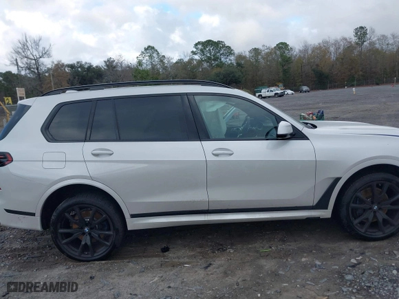 2025 BMW X7 xDrive40i with VIN 5UX23EM03S9X59164, listed as a IAAI auction lot 41263426 with 4,949 mi miles. Bid and sale history available at carsss.com. Image 13.