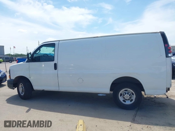 2016 Chevrolet Express Cargo Van with VIN 1GCWGAFF1G1259365, listed as a IAAI auction lot 42066824 with 279,250 mi miles. Bid and sale history available at carsss.com. Image 15.