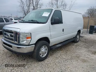2013 Ford Econoline Cargo Commercial z VIN 1FTNE2EW5DDA32862, wystawiony jako IAAI lot #42012064 z przebiegiem 123 985 mil mil oraz . Historia ofert i sprzedaży dostępna na DreamBid. Obrazek 18.