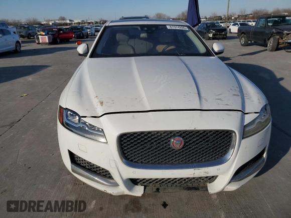 2016 Jaguar XF 35t Prestige with VIN SAJBE4BV5GCY17842, listed as a Copart auction lot 87974205 with 136,278 mi miles and Clean Title. Bid and sale history available at carsss.com. Image 5.
