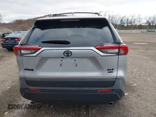 2024 Toyota RAV4 XLE Premium with VIN 2T3A1RFV4RC476514, listed as a IAAI auction lot 40829477 with 2,482 mi miles. Bid and sale history available at carsss.com. Image 17.