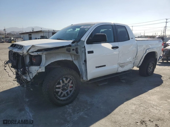 2017 Toyota Tundra 2WD SR5 with VIN 5TFRW5F13HX220108, listed as a Copart auction lot 71887404 with 71,965 mi miles and Salvage Title. Bid and sale history available at carsss.com. Image 1.